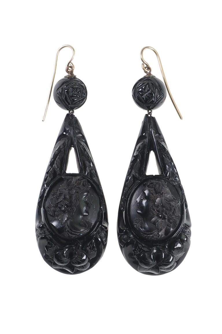 Viktorianische Ohrringe aus Whitby-Jett