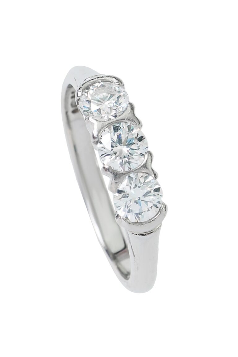 Vintage Ring mit Diamanten aus Platin