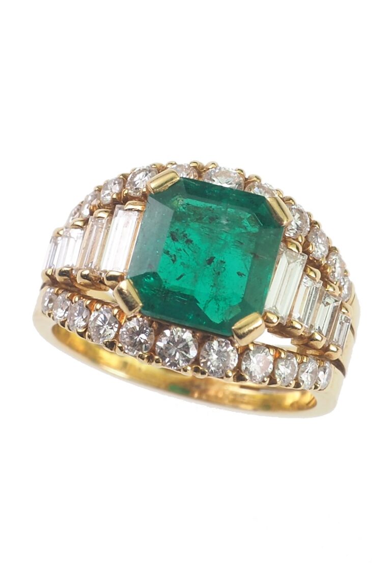 Vintage Ring mit Smaragd und Diamanten aus 18 Karat Gelbgold