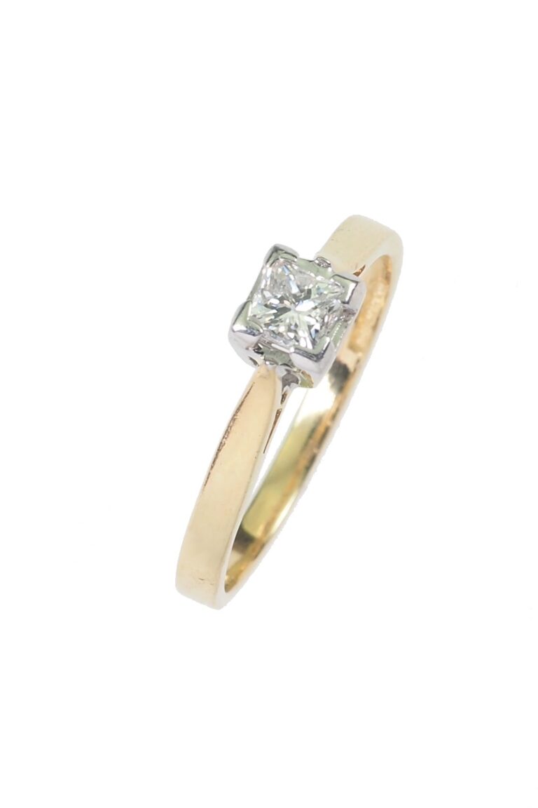 Vintage Verlobungsring mit Diamantsolitaire im Prinzessschliff aus 18 Karat Gold und Platin