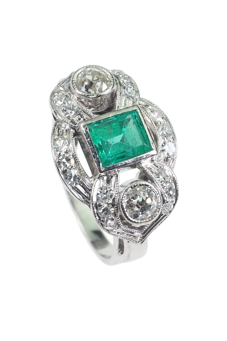 Art déco Ring mit Smaragd und Diamanten aus 18 Karat Gold