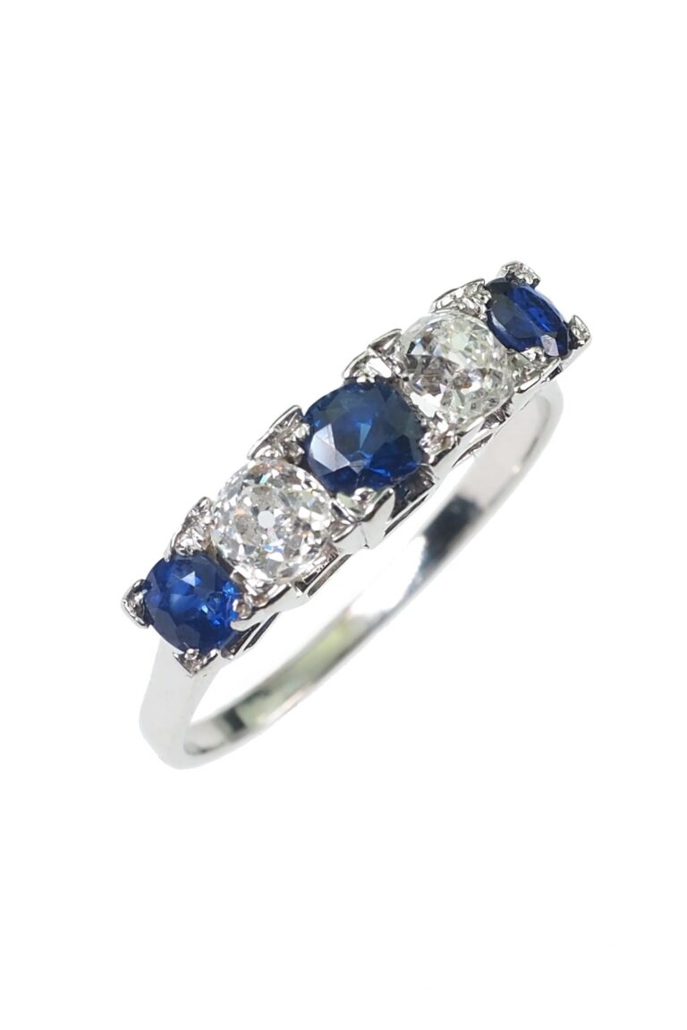 Vintage Verlobungsring mit Saphire und Diamanten aus 18 Karat Gold