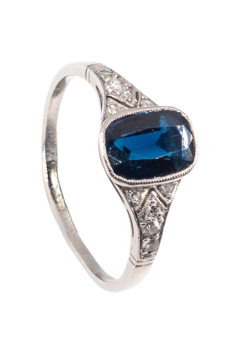 Rheinfrank Holzfuss Antique Jewellery in Berlin Muenchen Antike Ringe Verlobungsringe Eheringe Schmuck Juwelier Diamant Verlobungsring M5076 1