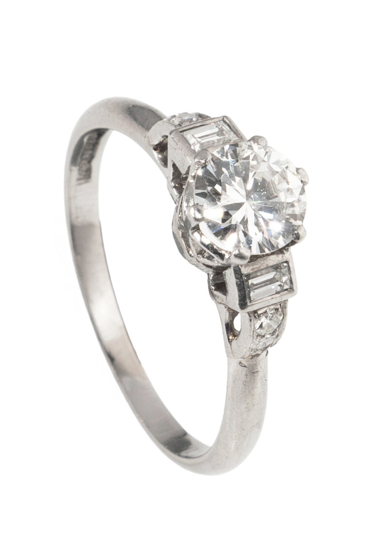 Rheinfrank Holzfuss Antique Jewellery in Berlin Muenchen Antike Ringe Verlobungsringe Eheringe Schmuck Juwelier Diamant Verlobungsring 1473 1