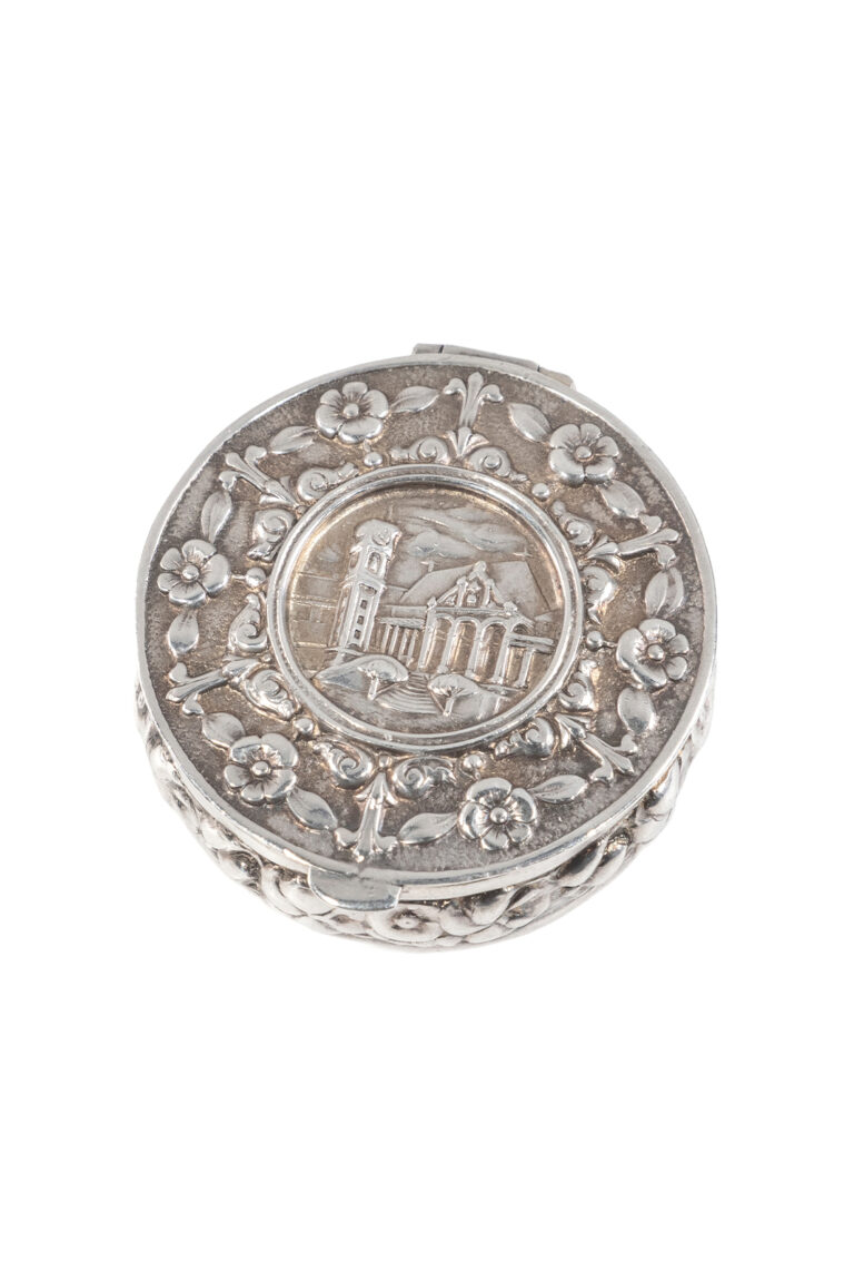 Rheinfrank Holzfuss Antique Jewellery in Berlin Muenchen Antike Ringe Verlobungsringe Eheringe Schmuck Juwelier Diamant Dose 2195 1
