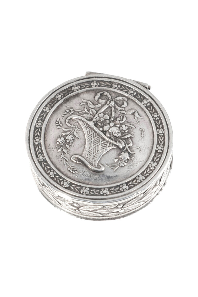 Rheinfrank Holzfuss Antique Jewellery in Berlin Muenchen Antike Ringe Verlobungsringe Eheringe Schmuck Juwelier Diamant Dose 2196 1