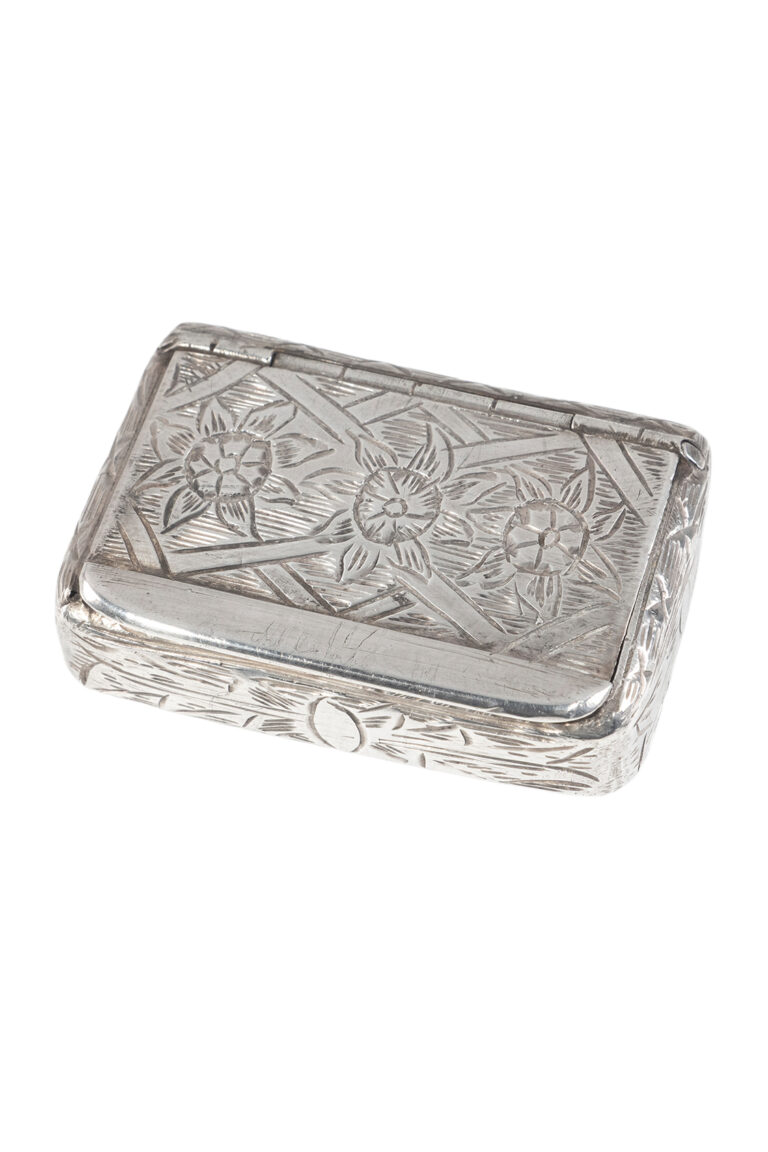 Rheinfrank Holzfuss Antique Jewellery in Berlin Muenchen Antike Ringe Verlobungsringe Eheringe Schmuck Juwelier Diamant Dose 2205 1