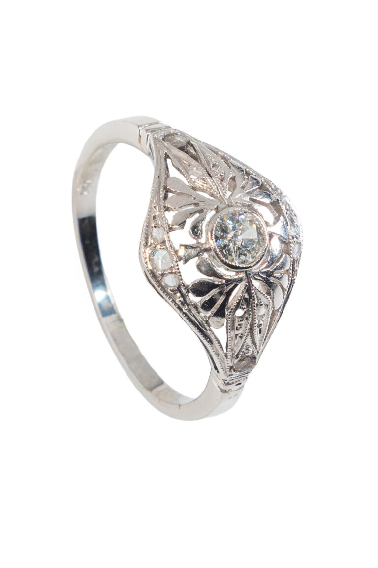 Rheinfrank Holzfuss Antique Jewellery in Berlin Muenchen Antike Ringe Verlobungsringe Eheringe Schmuck Juwelier Diamant Verlobungsring 2207 1
