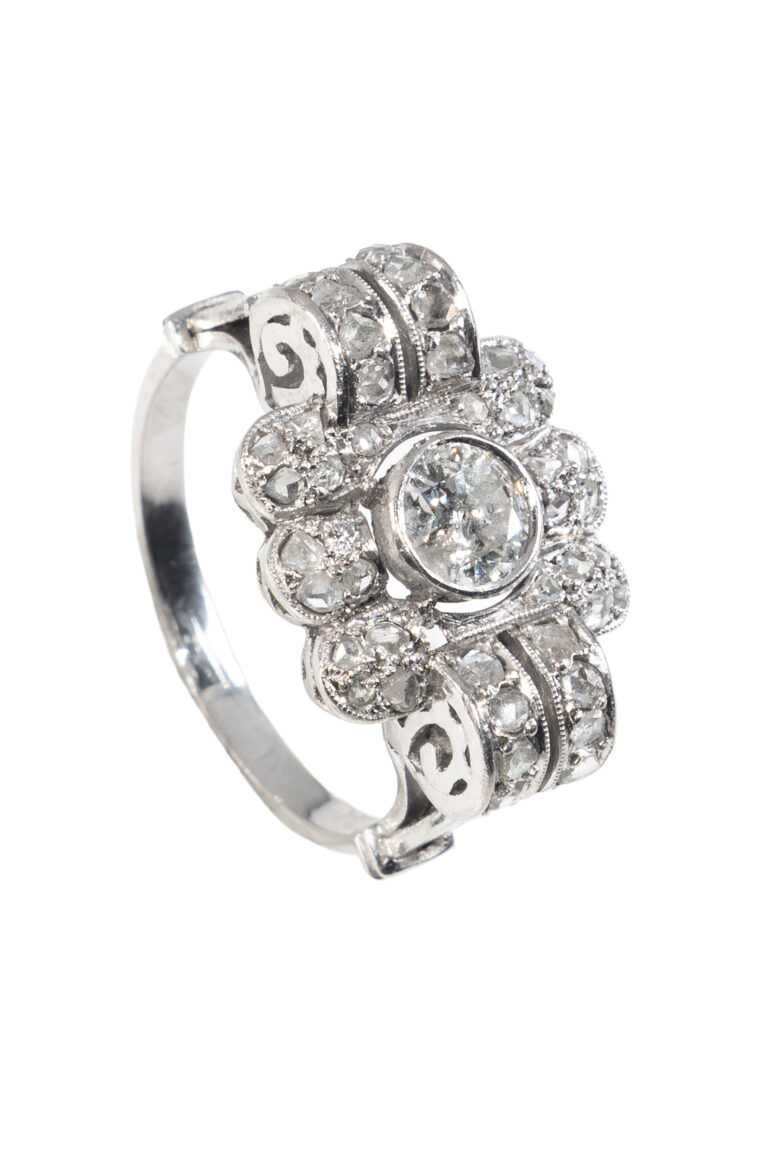 Rheinfrank Holzfuss Antique Jewellery in Berlin Muenchen Antike Ringe Verlobungsringe Eheringe Schmuck Juwelier Diamant Verlobungsring 2211 1