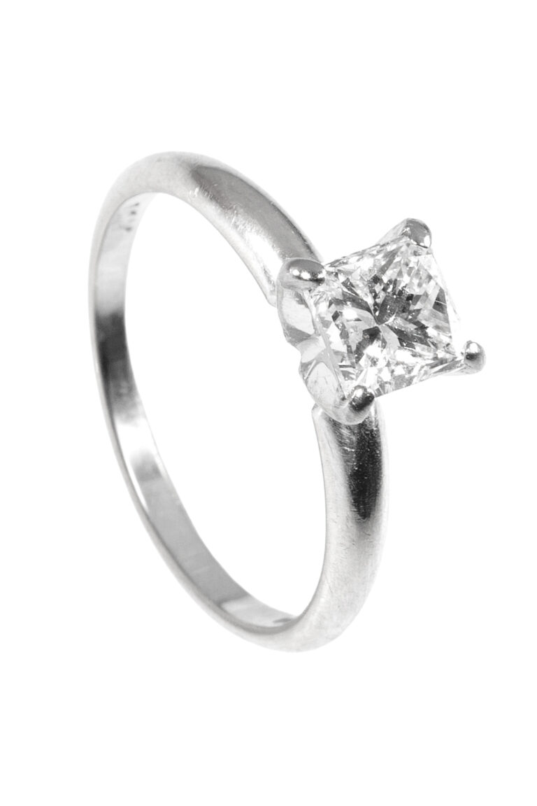 Rheinfrank Holzfuss Antique Jewellery in Berlin Muenchen Antike Ringe Verlobungsringe Eheringe Schmuck Juwelier Diamant Verlobungsring 2215 1