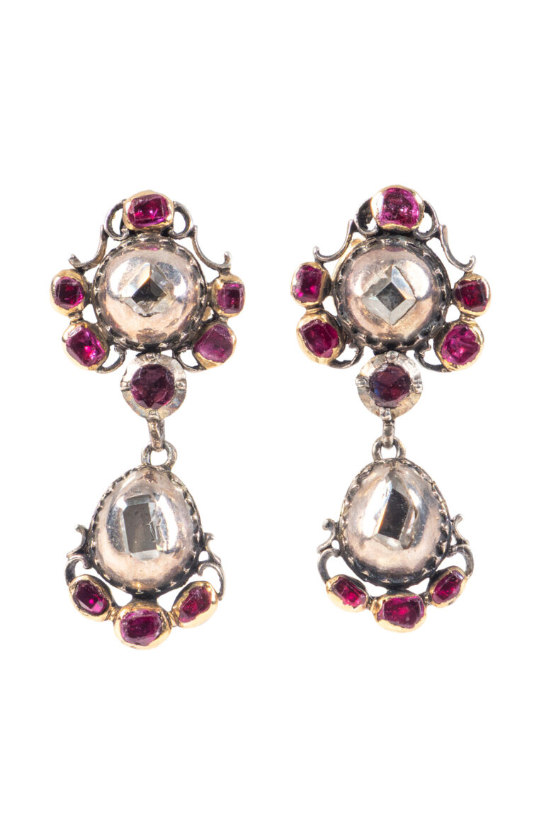 Rheinfrank Holzfuss Antique Jewellery in Berlin Muenchen Antike Ringe Verlobungsringe Eheringe Schmuck Juwelier Diamant Ohrringe M5955 1