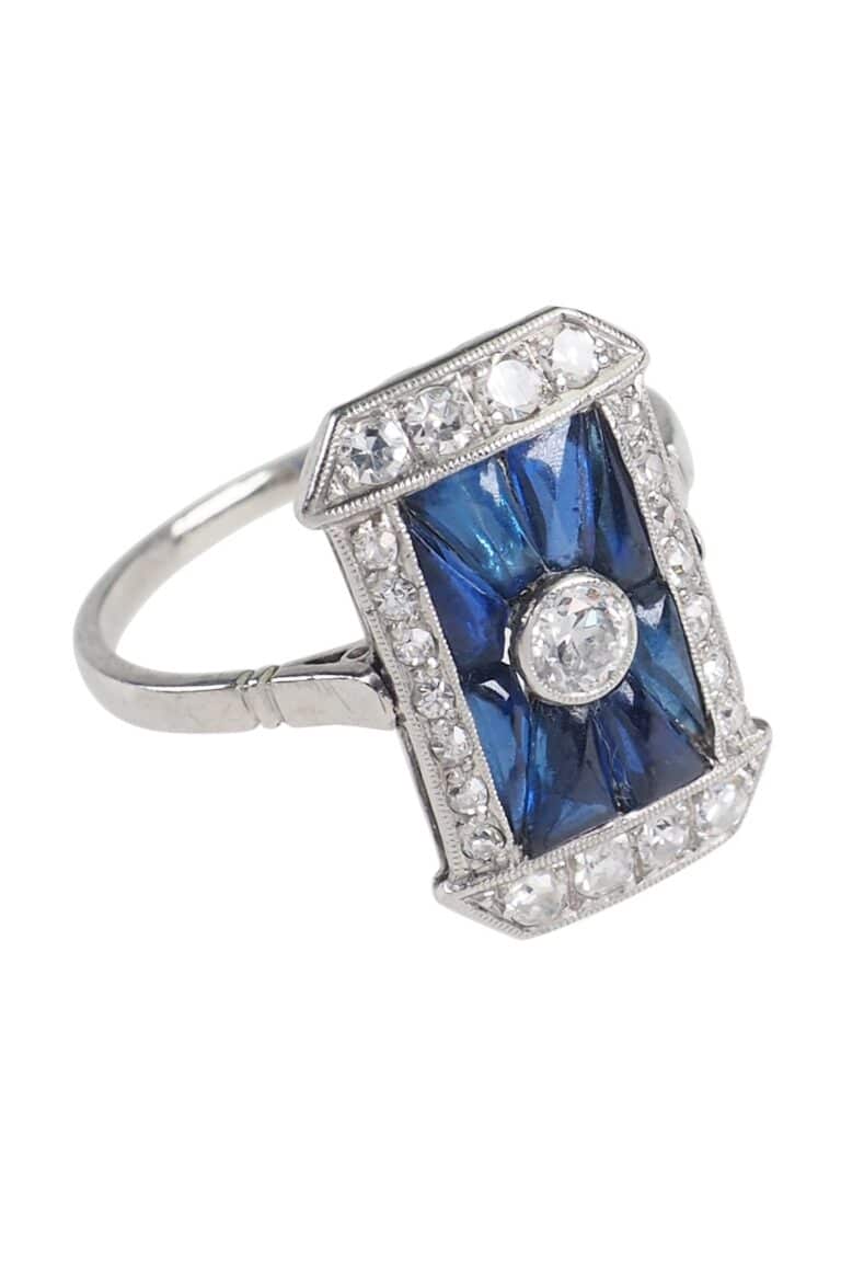 Art déco Verlobungsring mit Saphire und Diamanten aus 18 Karat Gold