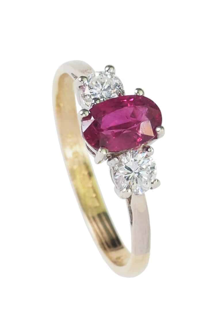 Vintage Verlobungsring mit Rubin und Diamanten aus 18 Karat Gold und Platin