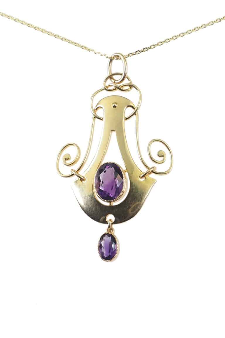Murrle Bennet Anhänger mit Amethyste aus 15 Karat Gold und Kette aus 14 Karat Gelbgold