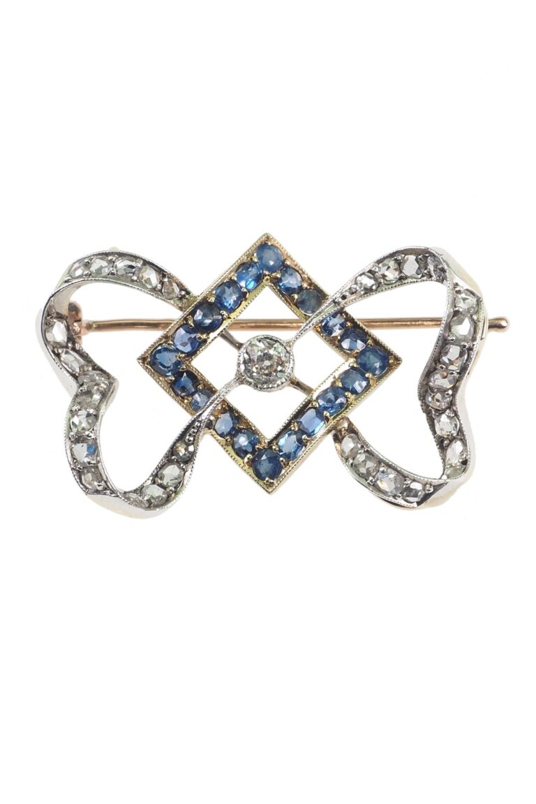 Edwardianische Brosche mit Saphire und Diamanten aus 15 Karat Gold und Silber