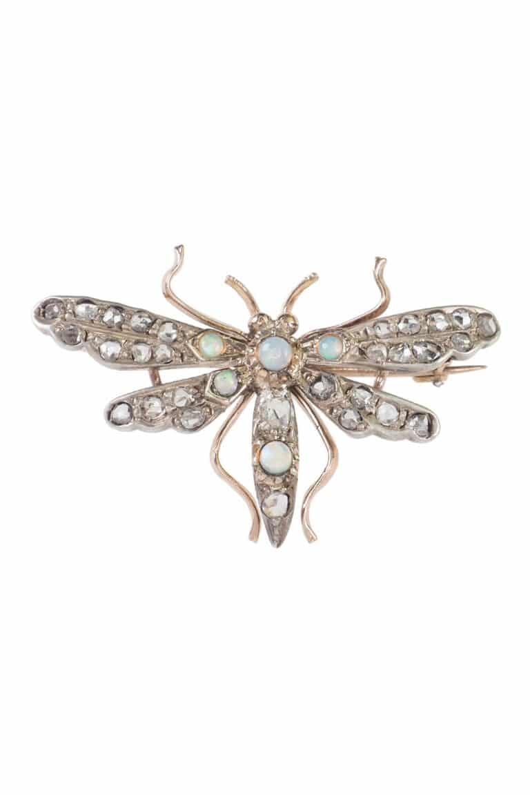 Viktorianische Brosche mit Opale und Diamanten aus 15 Karat Gold und Silber