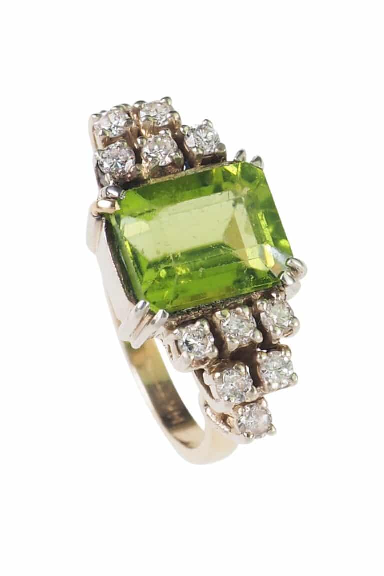 Vintage Ring mit Peridot und Diamanten aus 14 Karat Gold