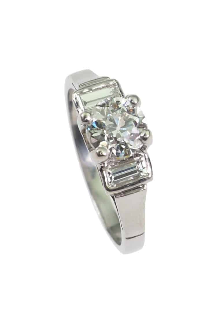 Art Déco Ring mit Diamanten aus Platin