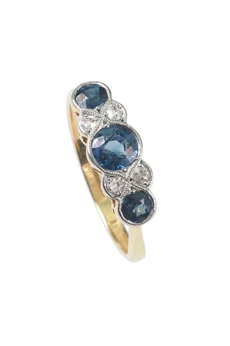 Edwardian Verlobungsring mit Saphire und Diamanten aus 18 Karat Gold und Platin