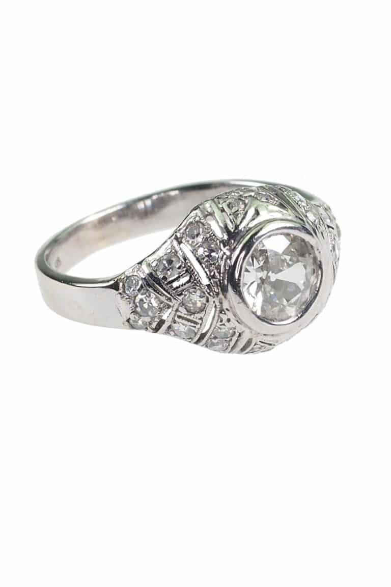 Art Déco Ring mit Diamanten aus 14 Karat Gold und Platin