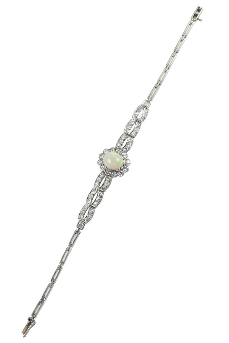 Art Déco Armband mit Opal und Diamanten aus 18 Karat Gold