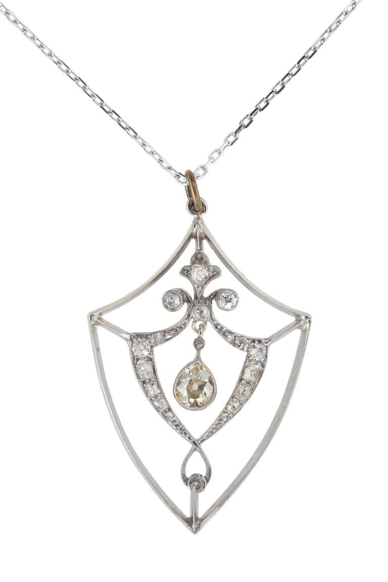 Rheinfrank Holzfuss Antique Jewellery in Berlin Muenchen Antike Ringe Verlobungsringe Eheringe Schmuck Juwelier 0623 1.jpg