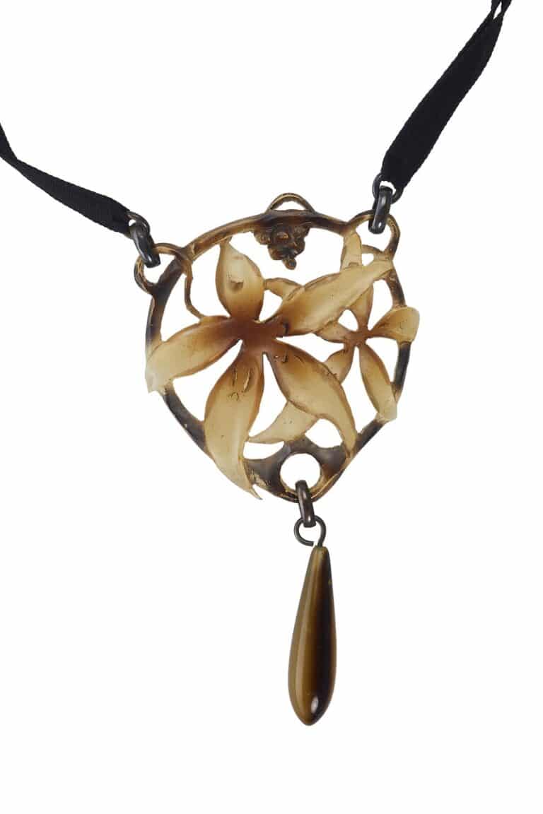 Rheinfrank Holzfuss Antique Jewellery in Berlin Muenchen Antike Ringe Verlobungsringe Eheringe Schmuck Juwelier 0782 1.jpg