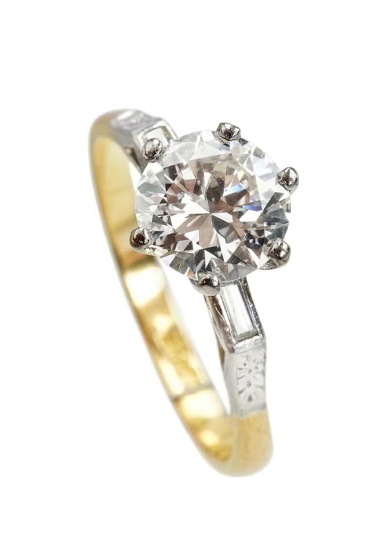 Vintage Verlobungsring mit Diamantsolitaire im Brillantschliff aus 18 Karat Gold und Platin