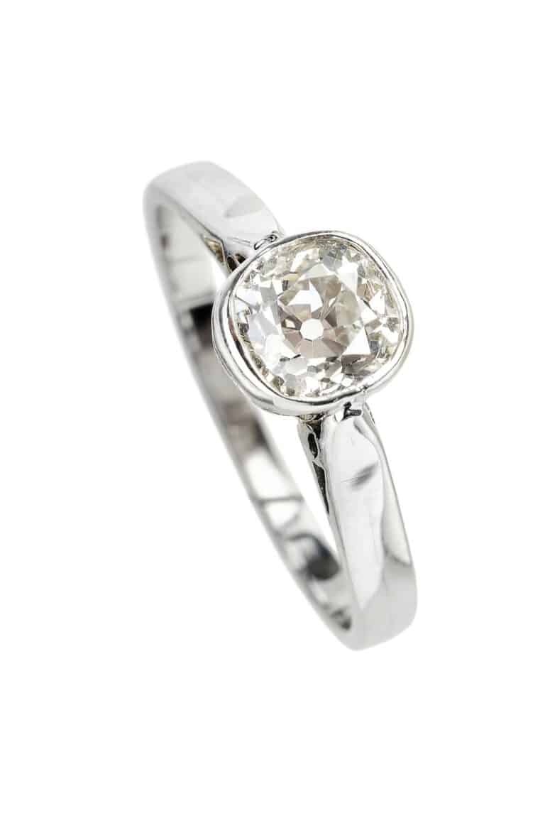 Vintage Verlobungsring mit Diamantsolitaire im Brillantschliff aus 18 Karat Weißgold