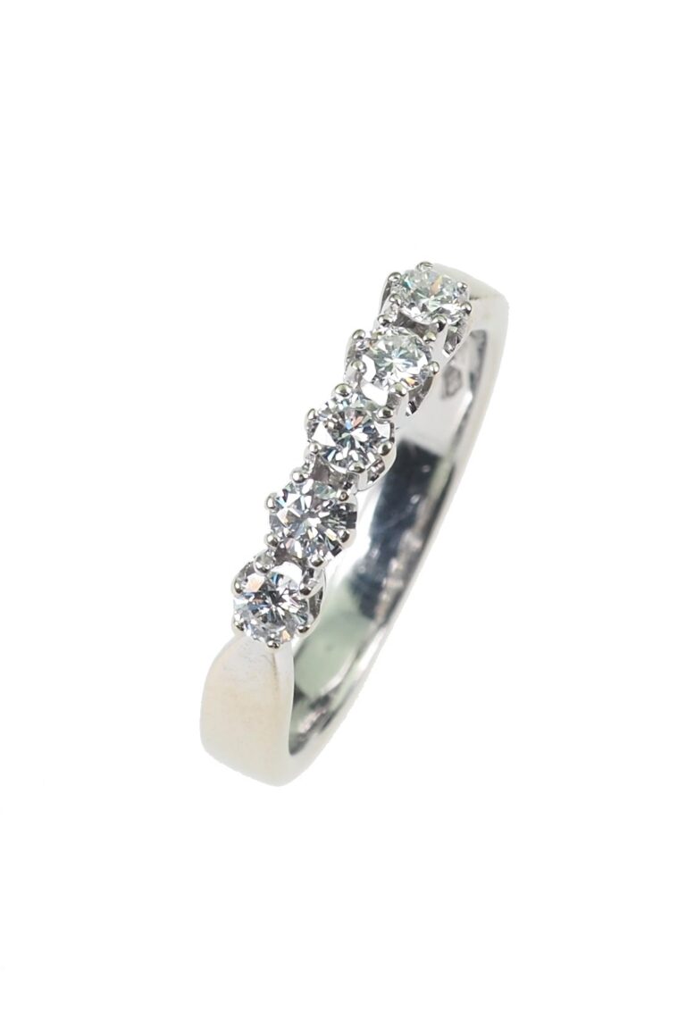 Vintage Ring mit Diamanten aus 18 Karat Gold