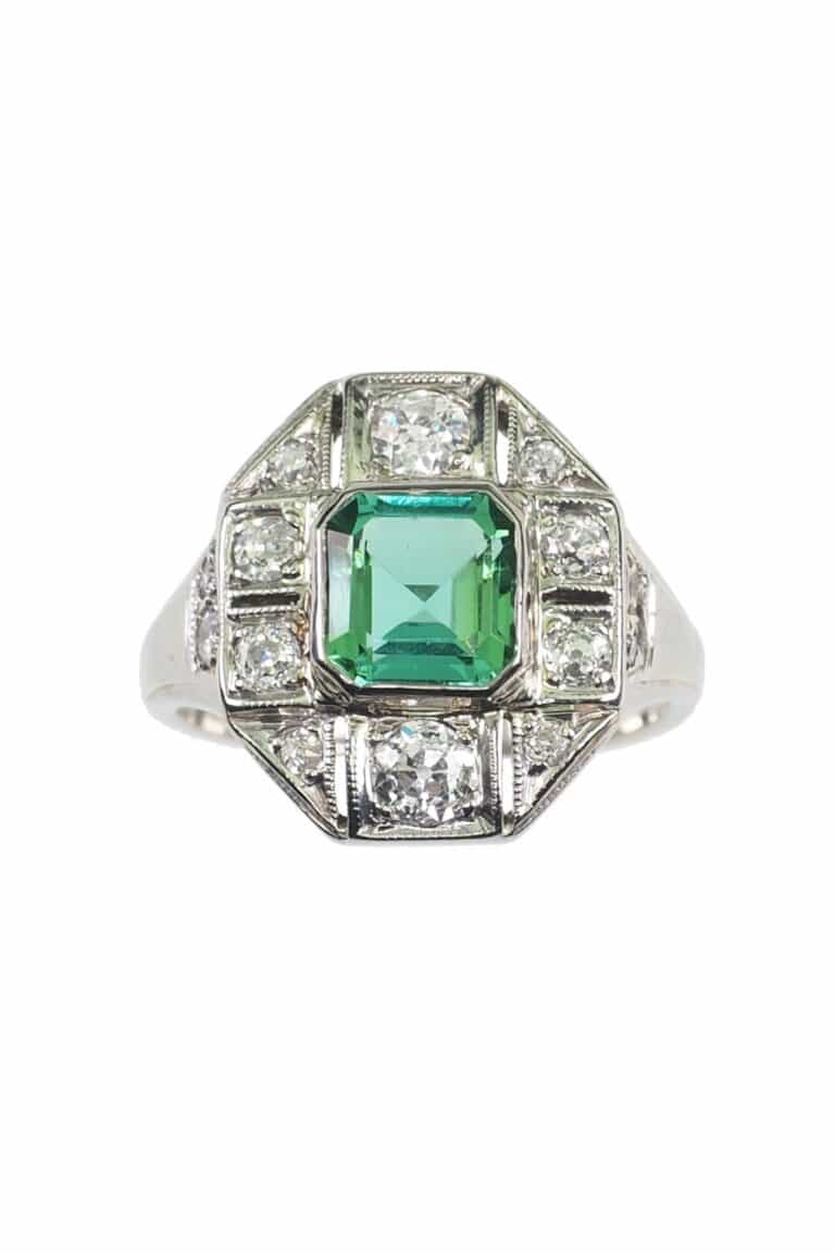 Art Déco Ring mit Turmalin und Diamanten aus 18 Karat Weißgold