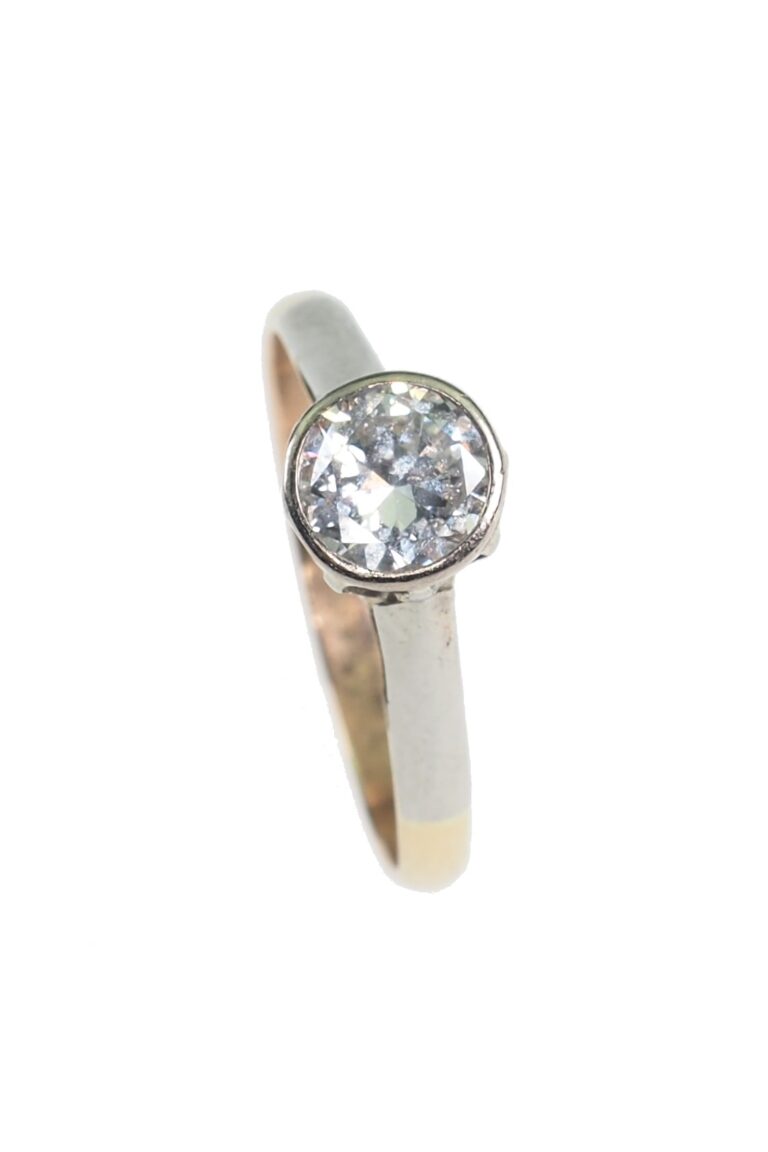 Vintage Verlobungsring mit Diamantsolitaire im Brillantschliff aus 18 Karat Gold und Platin