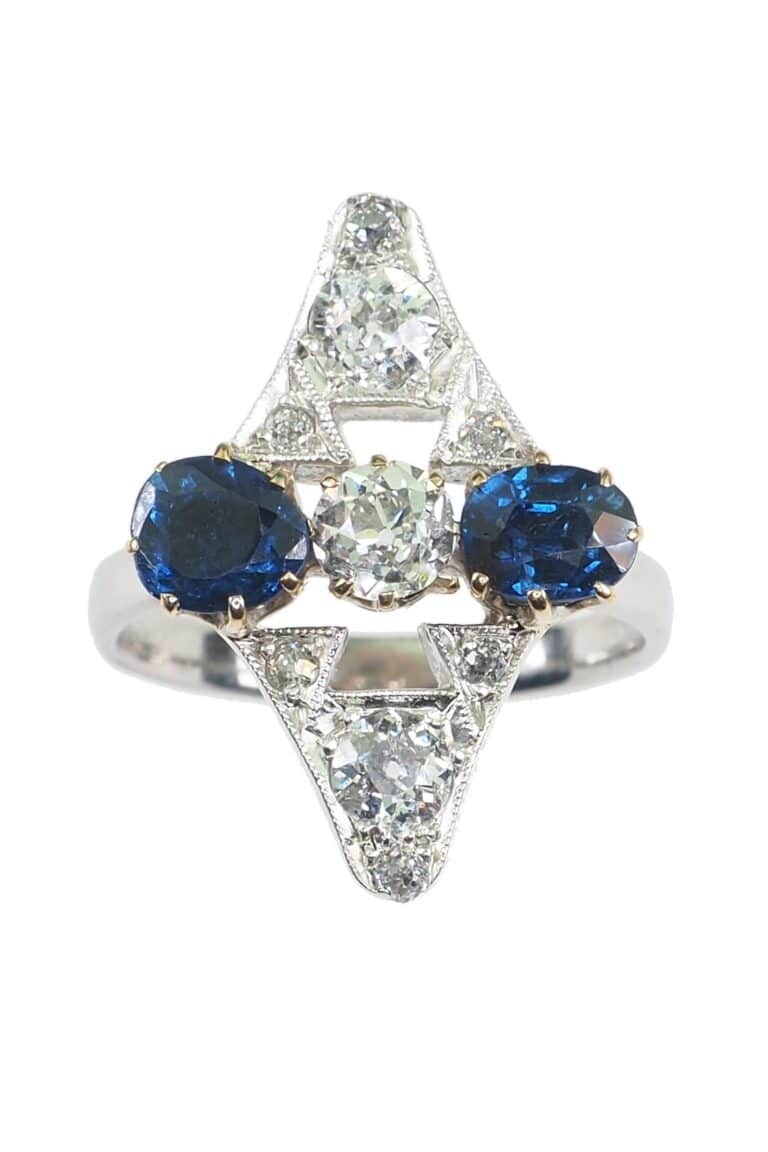 Art déco Verlobungsring mit Saphire und Diamanten aus 18 Karat Gold und Platin