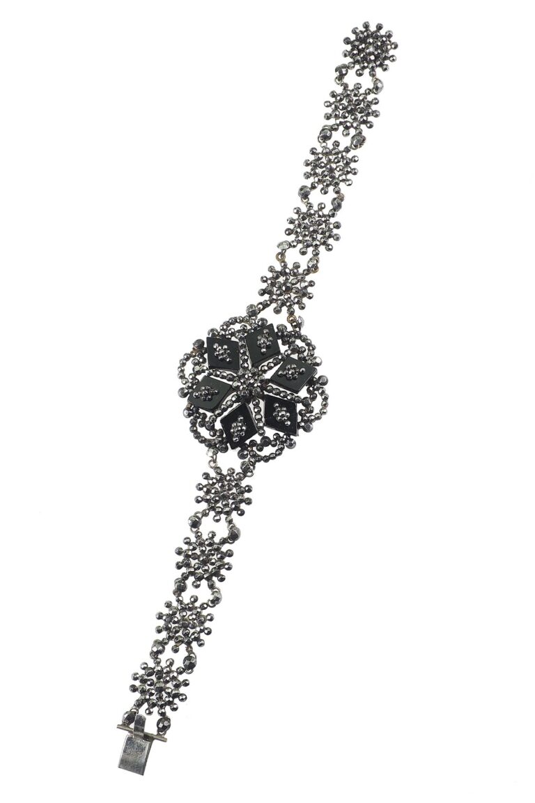 Armband mit Vauxhall Glas im Cut Steel