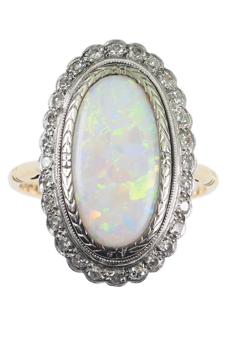 Edwardianischer Ring mit Opal und Diamanten aus 18 Karat Gold und Platin