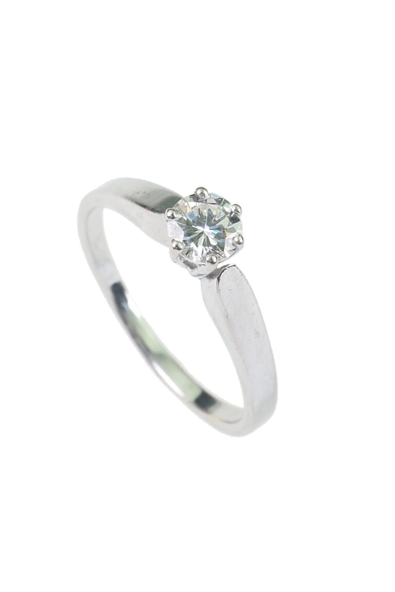 Vintage Verlobungsring mit Diamantsolitaire im Brillantschliff aus 18 Karat Weißgold
