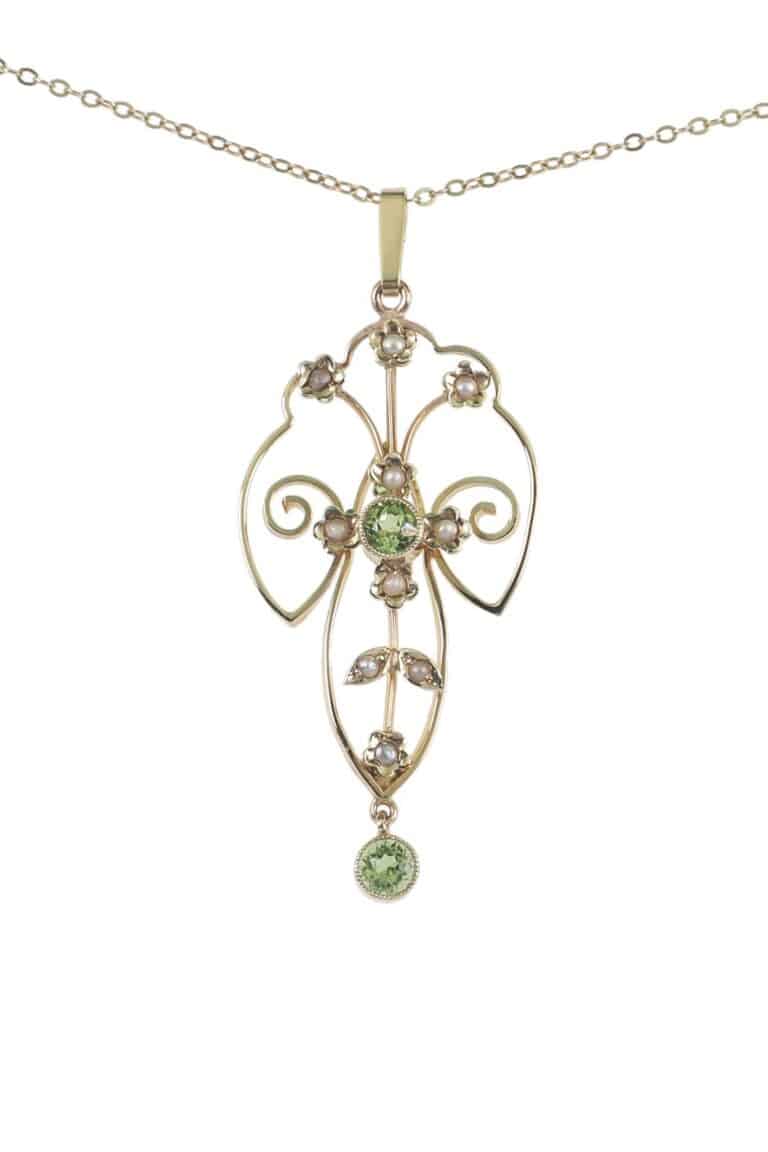 Edwardianischer Anhänger mit Peridots und Perlen aus 9 Karat Gold
